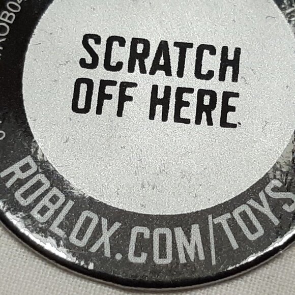 Roblox Series 10 Neverland Lagoon Tuck Brown Box Figure With Virtual Code New - Picture 4 of 11